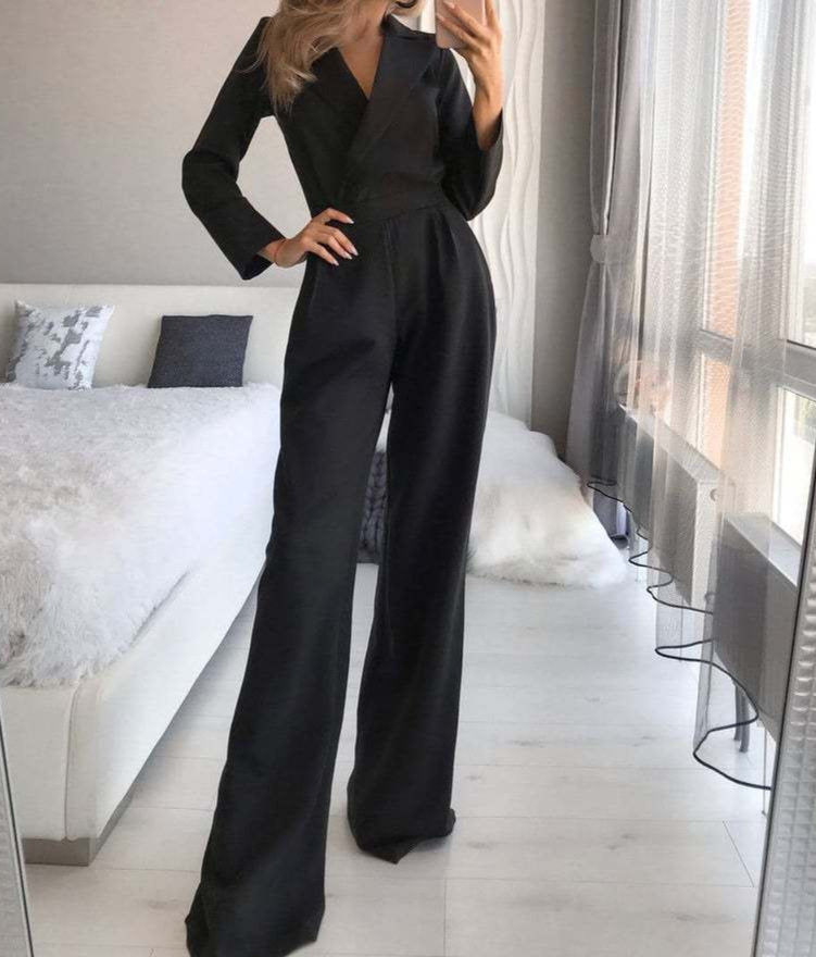 Samantha - Jumpsuit med V-hals og bukser med vidde ben