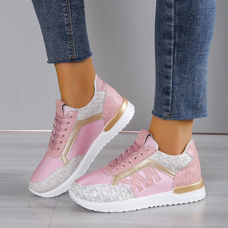 Jessica - Sporty joggesko med snøre med polstret såle og teksturerte paneler
