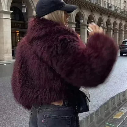 Nathalie – Fuskepelsfrakk med Lange Ermer og Løs Passform