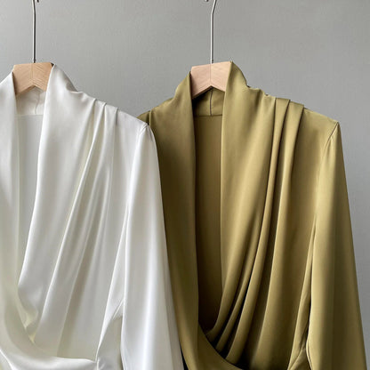 Aurelia - Bluse med drapert utringning for en sofistikert look