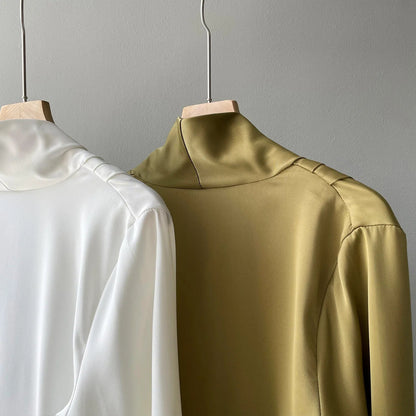 Aurelia - Bluse med drapert utringning for en sofistikert look