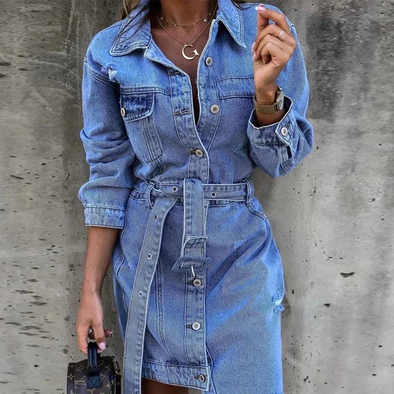 Mia - Klassisk denimkjole med flatterende belte i midjen