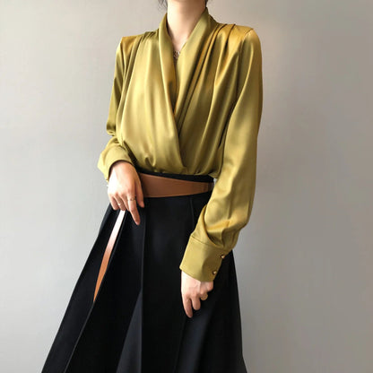 Aurelia - Bluse med drapert utringning for en sofistikert look