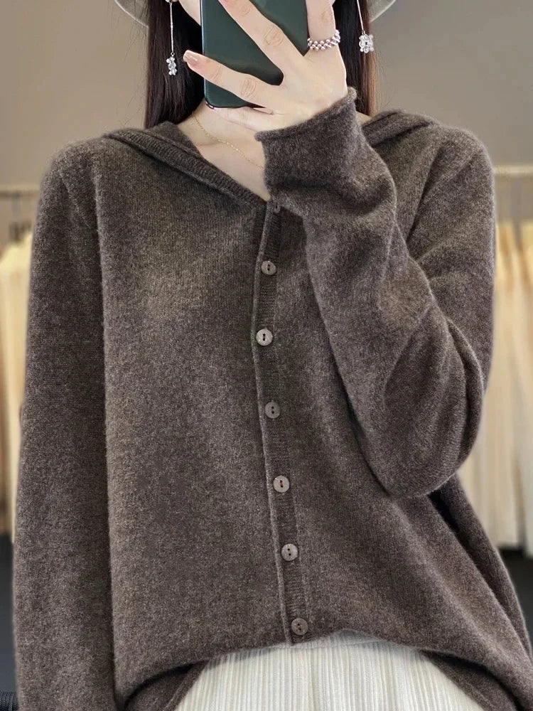 Emilia - Myk og Varm Kasjmirstrikkegenser med Hette og Knapper