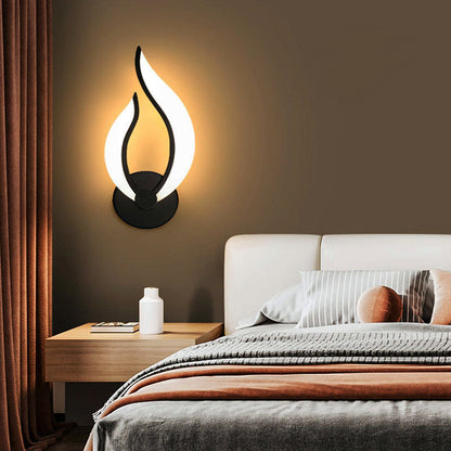 AuraGlow - LED-vegglampe med flammeinspirert design