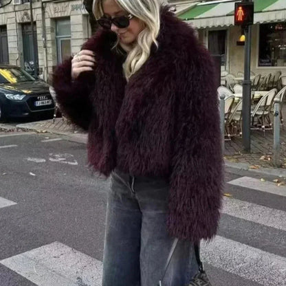 Nathalie – Fuskepelsfrakk med Lange Ermer og Løs Passform