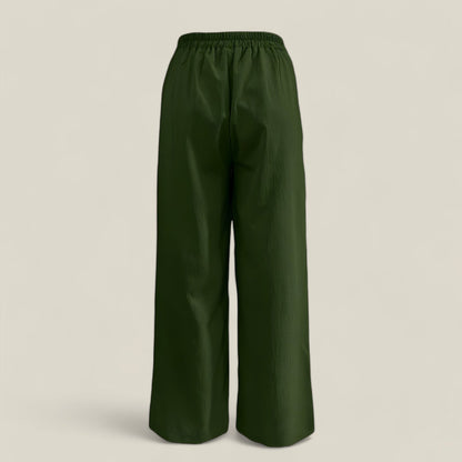 Aurora - Feminin bukse med knappdekorasjoner og praktiske lommer