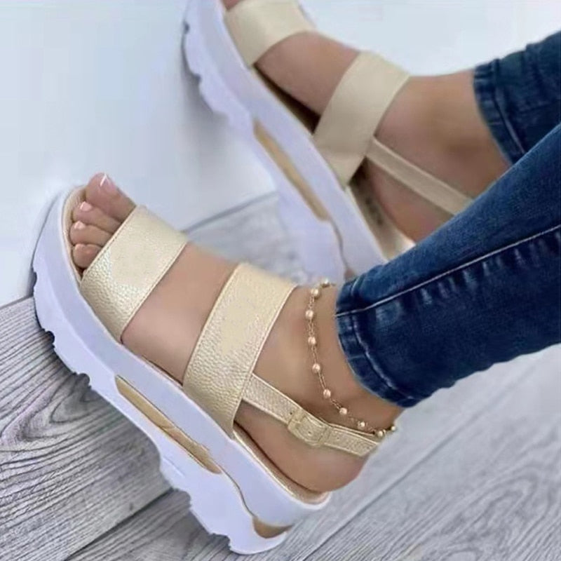 Zoe - Moderne sandaler med justerbare stropper og tykk såle