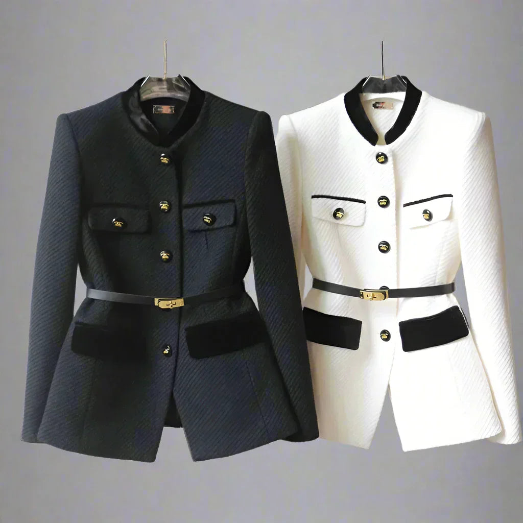 Clara - Blazer med belte med gyldne knappdetaljer og slitesterk finish