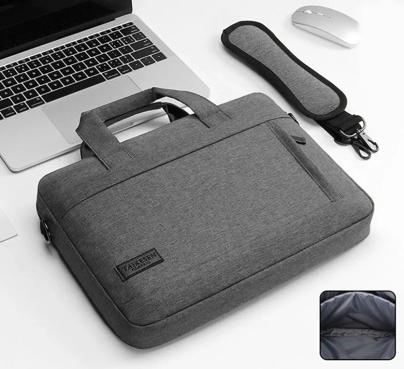 PixelPack - Beskyttende laptop-veske med justerbar skulderrem og organisert interiør