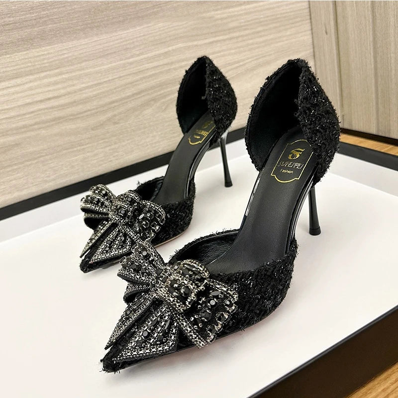 Scarlett - Stiletto med dekorativ sløyfe og spiss tå design