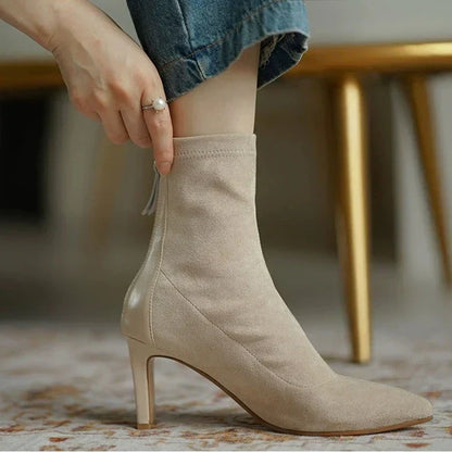 Aria - Ankelstøvler med smal hæl og glidelås i siden