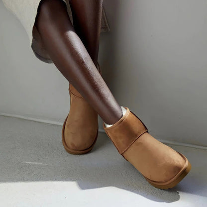 Scarlett - Ankelhøye støvler med sidedetaljer og stemplet såle for hverdagsstil