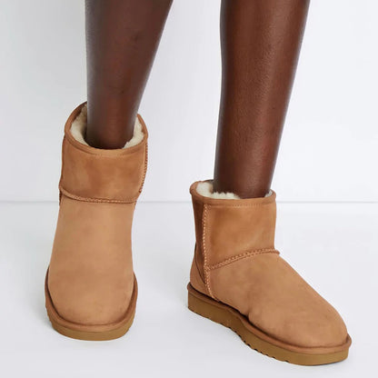 Scarlett - Ankelhøye støvler med sidedetaljer og stemplet såle for hverdagsstil