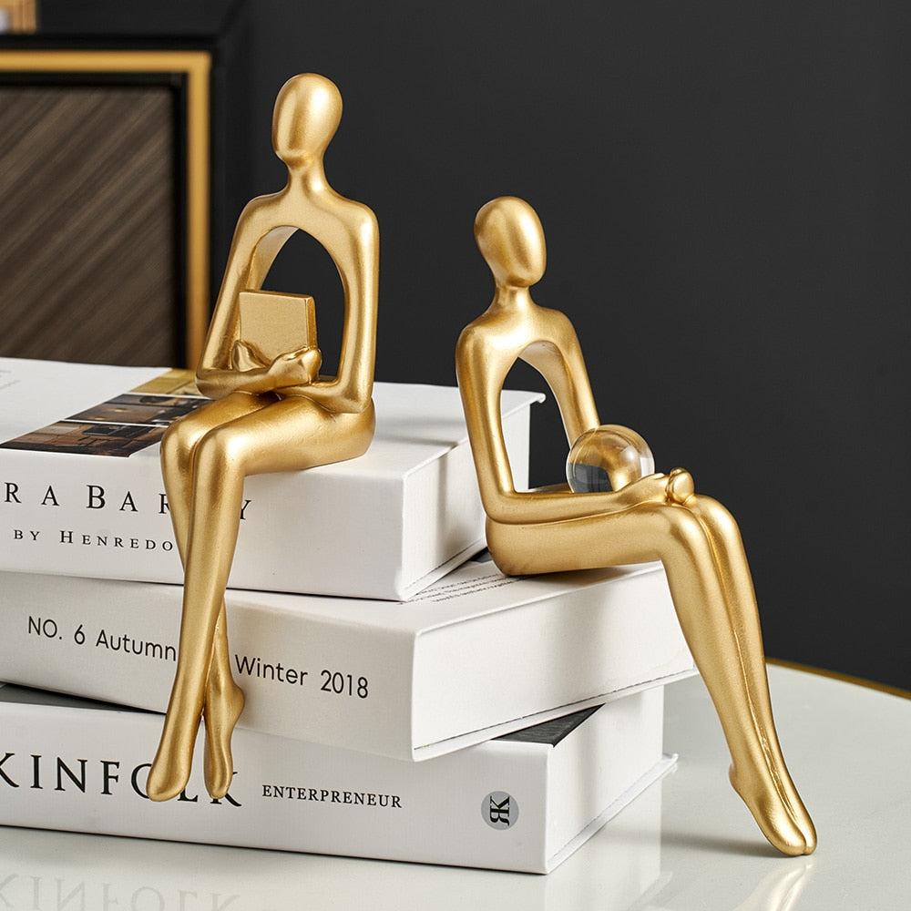 GoldenVibe - Abstrakt tenker gyllen statue for hjemmedekorasjon