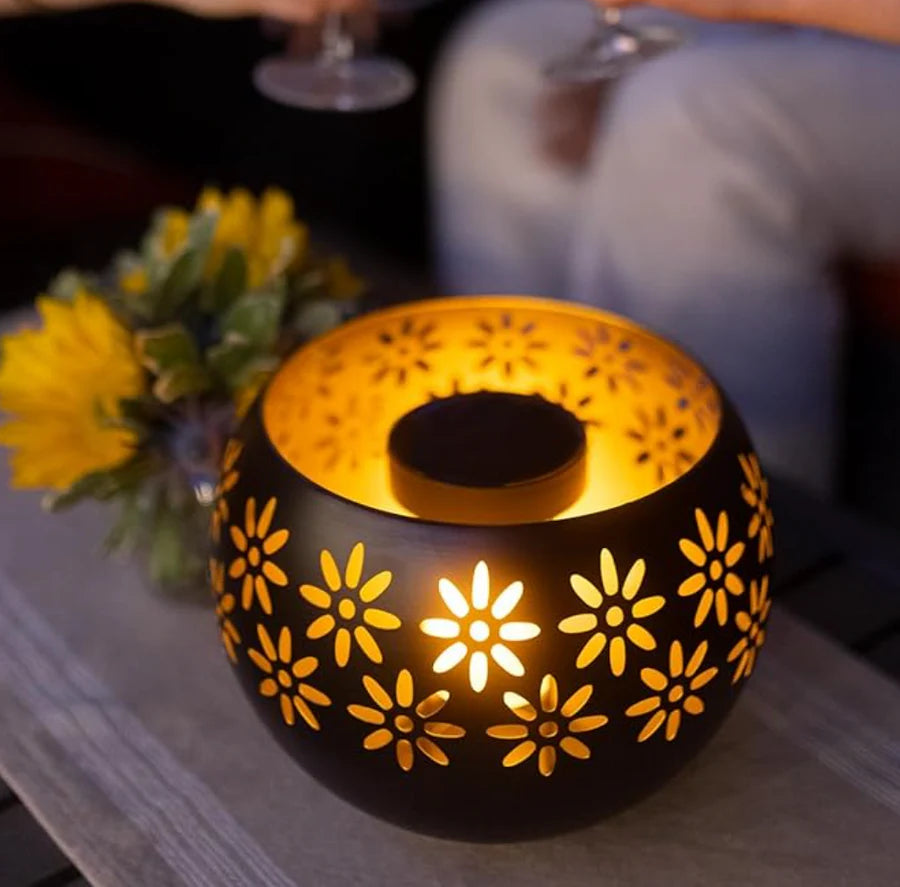 SolarBloom - Solcelledrevet blomsterlampe for fortryllende utendørsbelysning