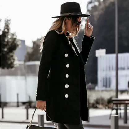 Aveline - Klassisk Innpakket Frakk med Dobbel Rad Lukking og Skreddersydd Passform