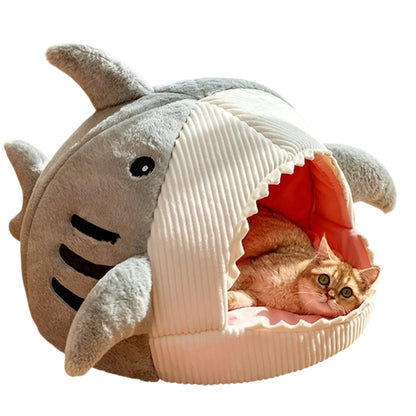 SoftBloom – Koselig Hajformet Lukket Katteseng med Varmeisolasjon og Elegant Design