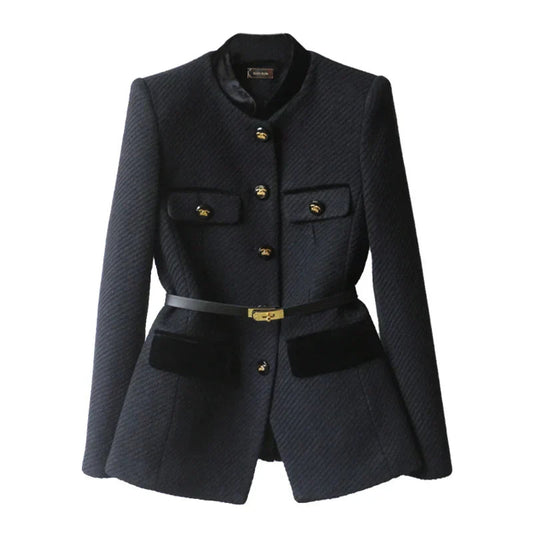 Clara - Blazer med belte med gyldne knappdetaljer og slitesterk finish