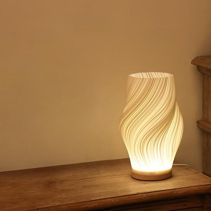 WaveGlow – Moderne bordlampe med bølgemønster for koselig stemningsbelysning