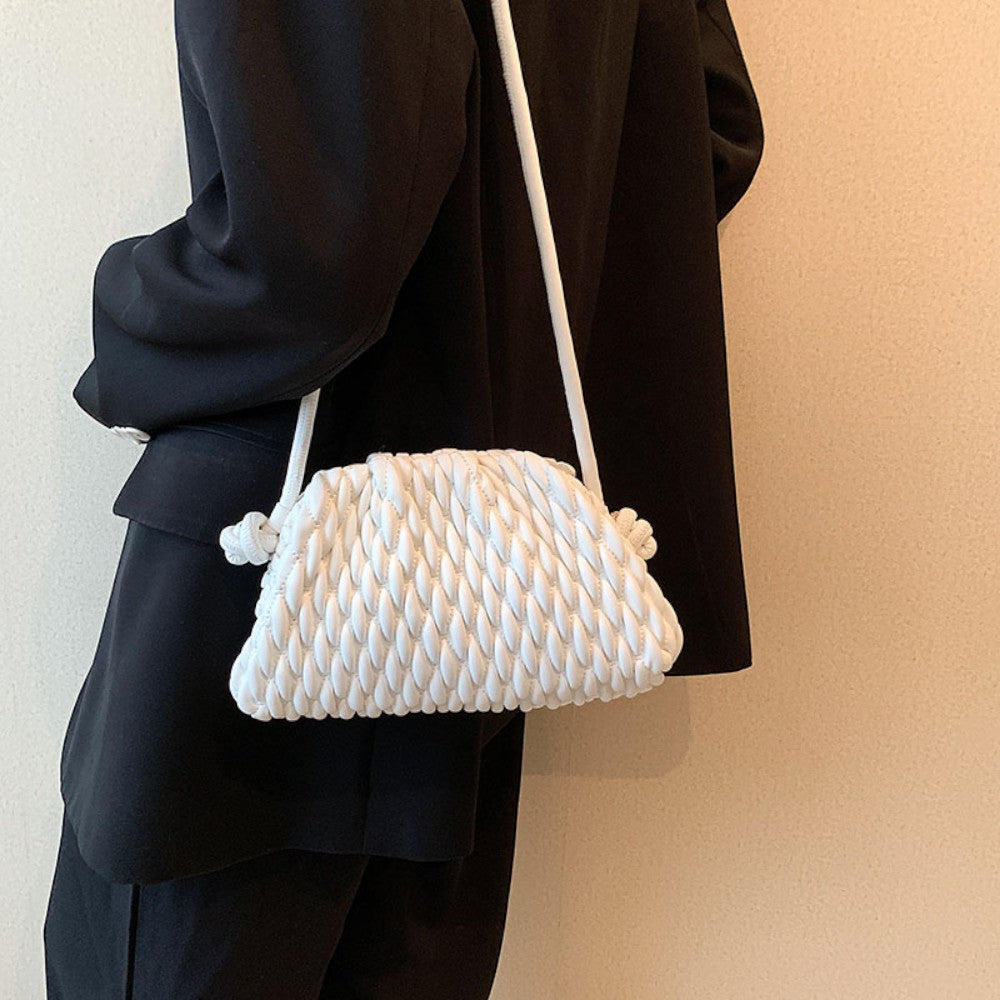 Sophia – Sateng Clutch veske med Romslig Interiør