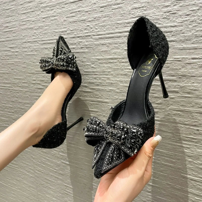 Scarlett - Stiletto med dekorativ sløyfe og spiss tå design