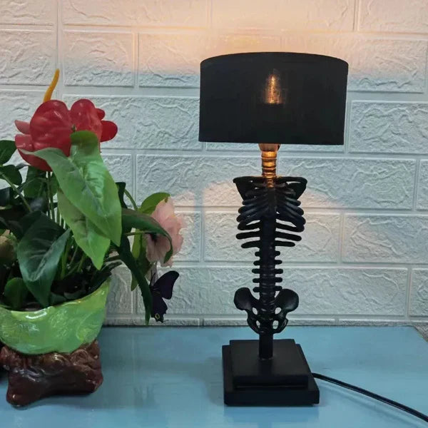BoneLite - Enigmatisk skjelettlampe