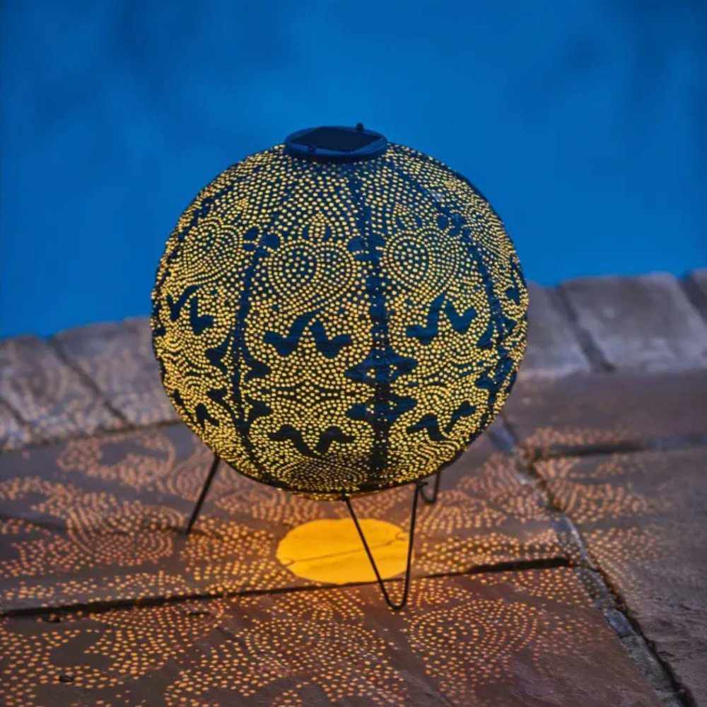 GlobeGlow - Solcellelykt med håndstanset Marrakech design