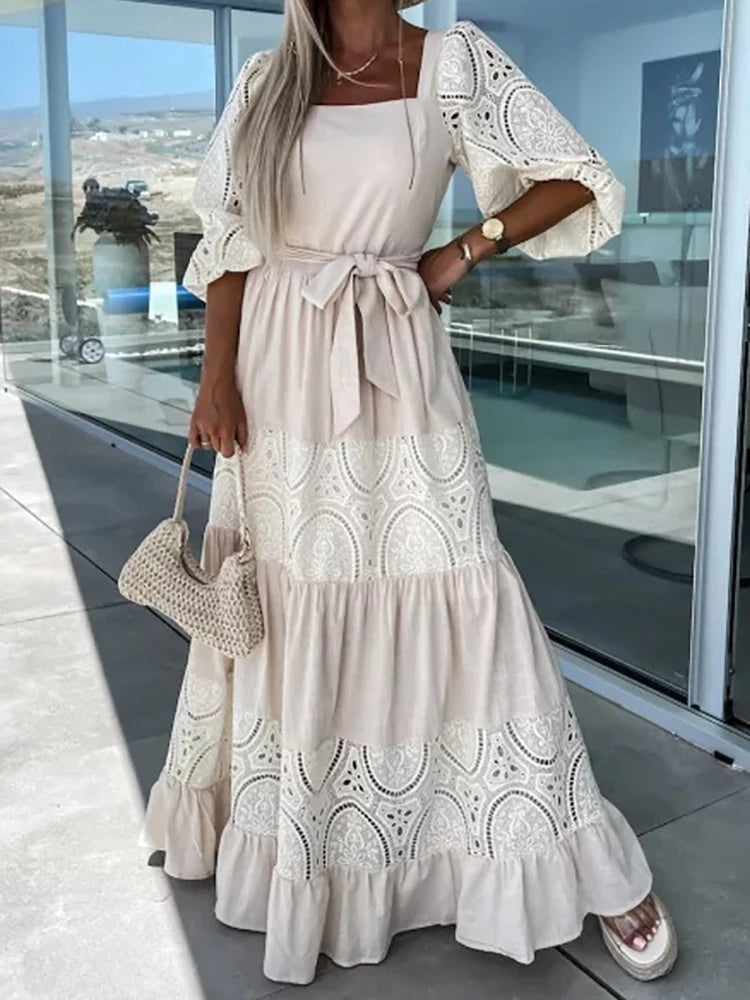Livia - Elegant A Line Maxikjole med blonder og belte