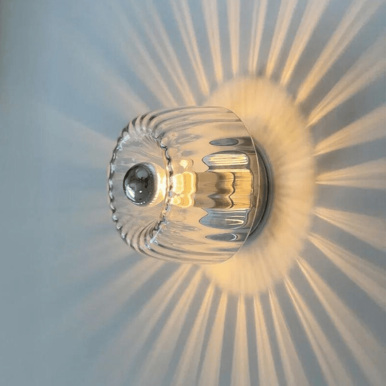 LumeForm - Slanke Bauhaus-inspirerte vegglamper for moderne rom