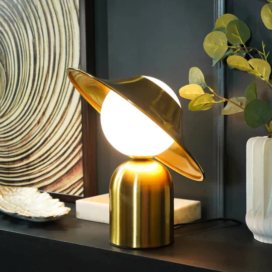 GlamourLight - Elegant bordlampe i gull med tidløs eleganse og stil