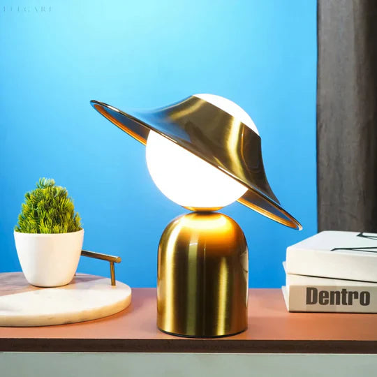 GlamourLight - Elegant bordlampe i gull med tidløs eleganse og stil