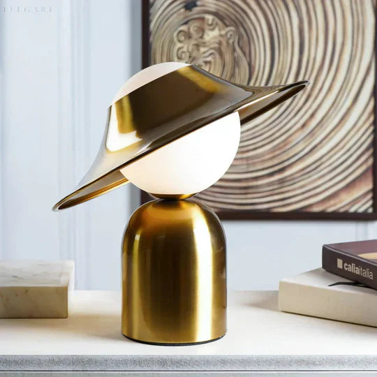 GlamourLight - Elegant bordlampe i gull med tidløs eleganse og stil