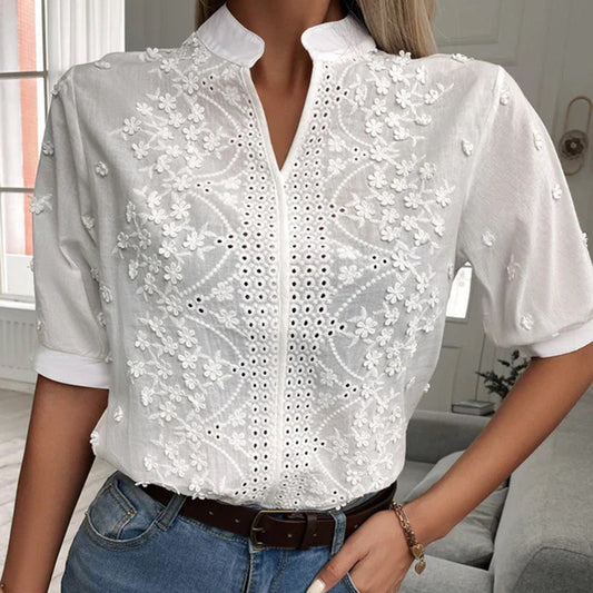 Lily - Bluse med blondedetaljer og luftig passform