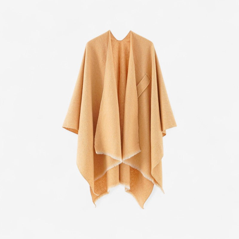 Jessica – Poncho med Skulderinnpakning og Dusker