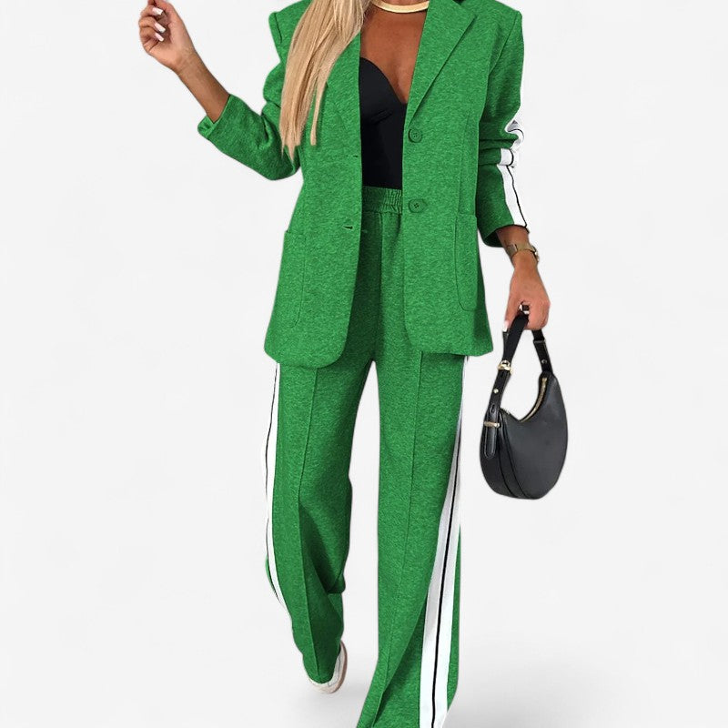 Annika – Todelt sett med langermet blazer og vide bukser