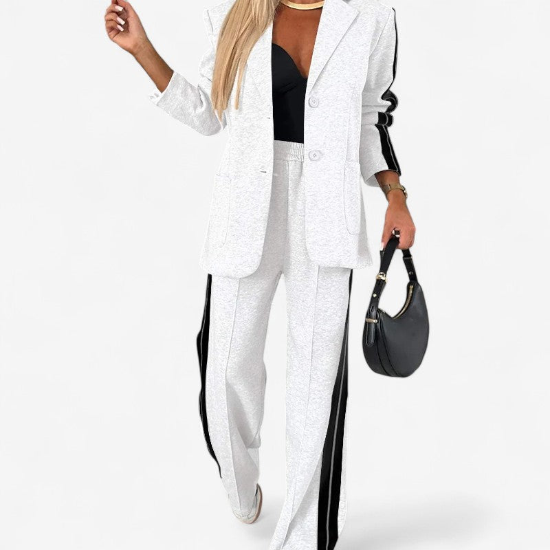 Annika – Todelt sett med langermet blazer og vide bukser