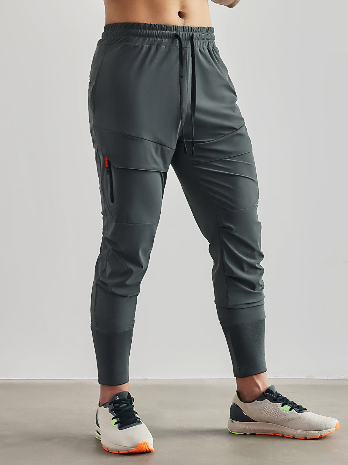 Liam - Sportsbukser med stretchy design og funksjonelle lommer