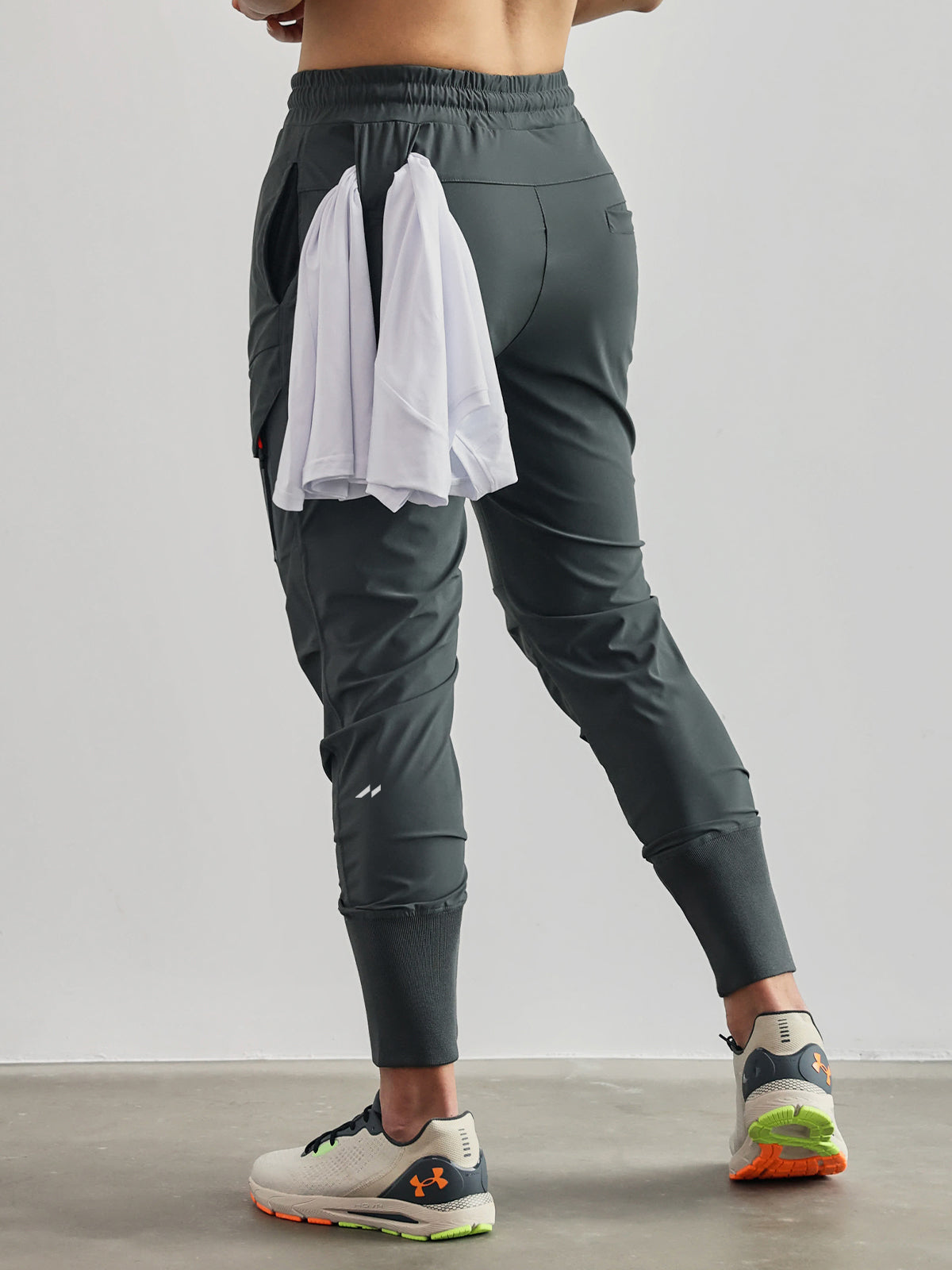 Liam - Sportsbukser med stretchy design og funksjonelle lommer