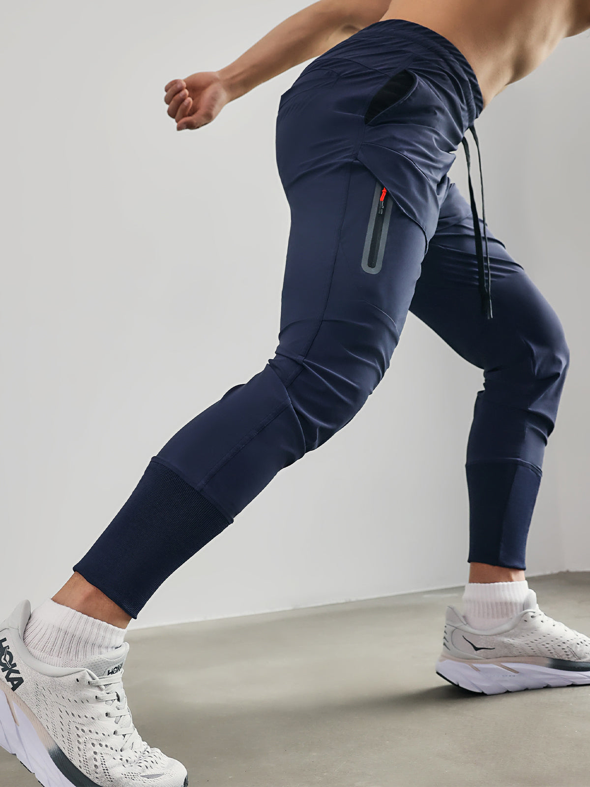 Liam - Sportsbukser med stretchy design og funksjonelle lommer