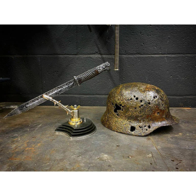 HelmetGlow - Hjelmlampe i kunstharpiks for unik dekorativ belysning