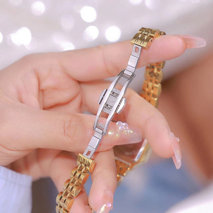 Mila - Firkantet urskive med glitrende krystalldetaljer