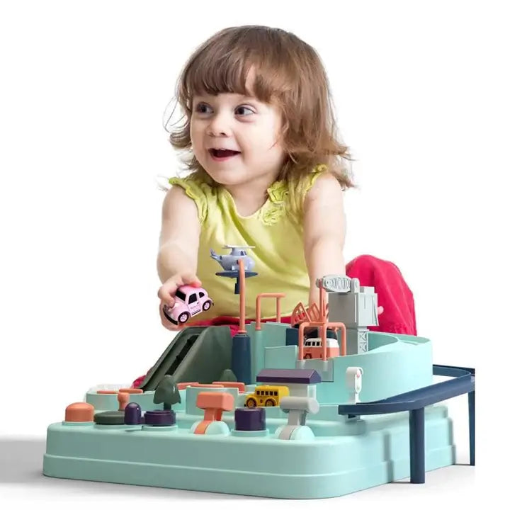 KiddoQuest - Interaktivt redningseventyr i byen med manuell bilbane og morsomme utfordringer