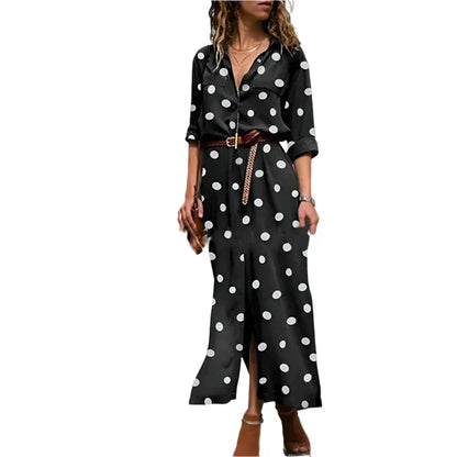 Helena - Elegant prikkete kjole med korte ermer og lett figursydd utforming