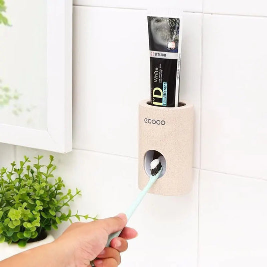 TubeEase – Veggmontert tannkremdispenser med sølfri påføring og kompakt design