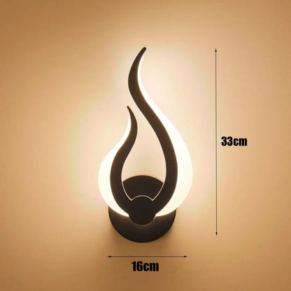 AuraGlow - LED-vegglampe med flammeinspirert design