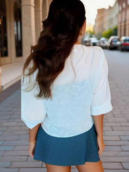 Naya – Åpen bluse foran med korte ermer og skreddersydd passform for raffinert utseende