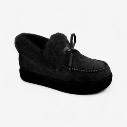 Leona - Rundtå Sko med Dekorativ Frynse og Slip-On Design