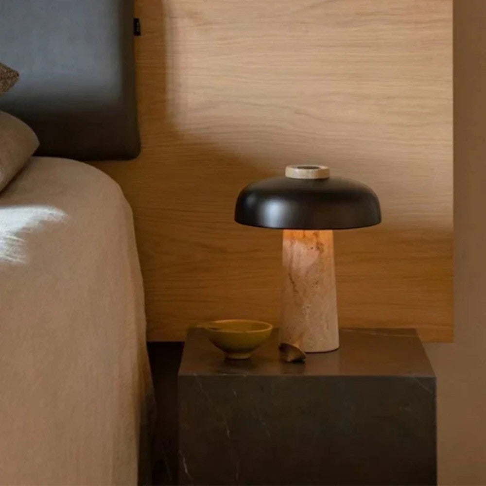 TerraLume – Moderne bordlampe med rå teksturert finish