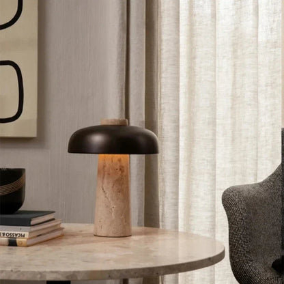 TerraLume – Moderne bordlampe med rå teksturert finish